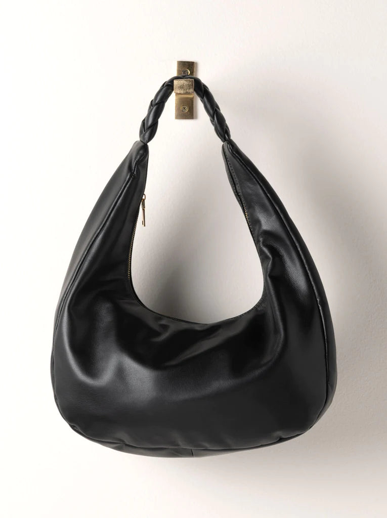 Mila Hobo, Black