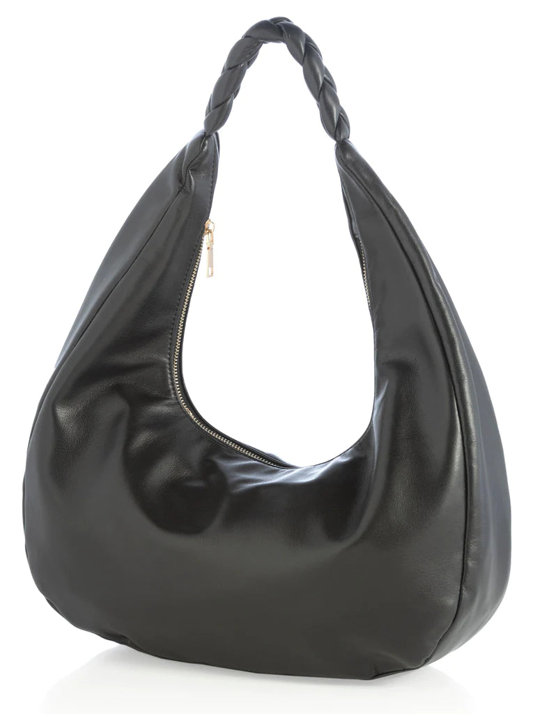Mila Hobo, Black