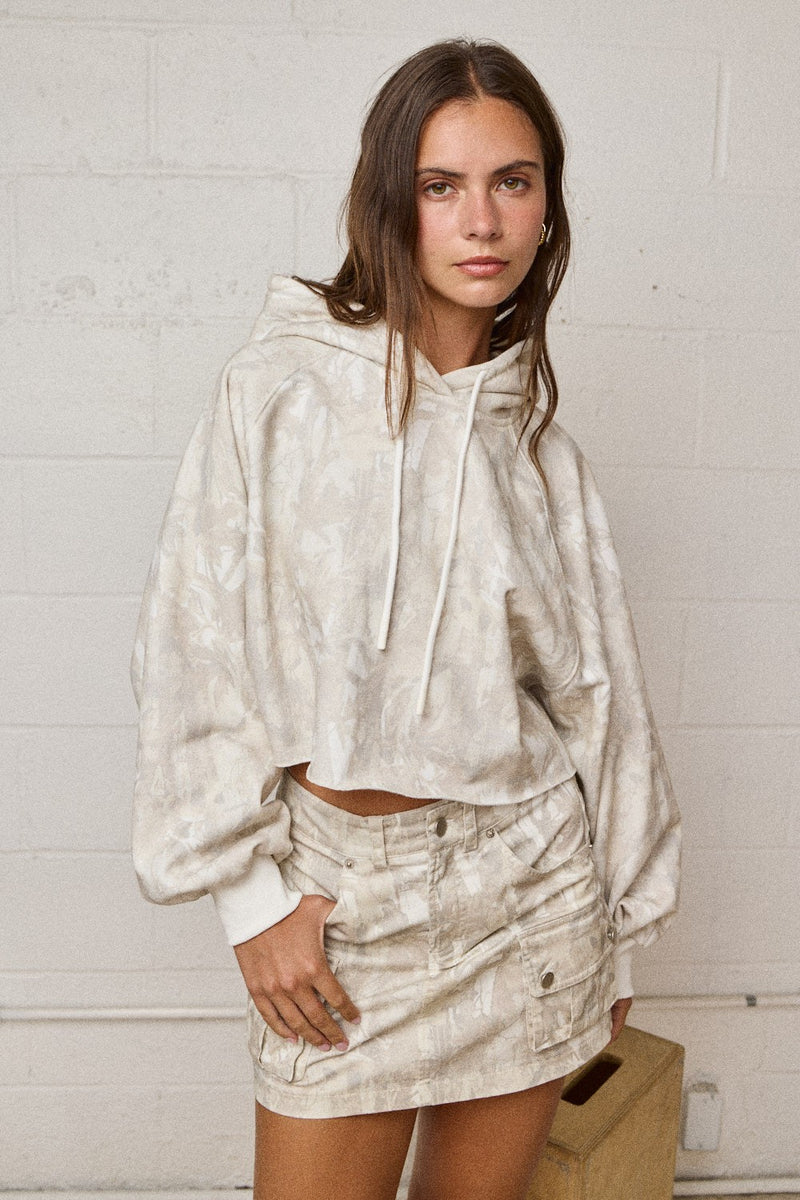 トップス BELVET Cropped camo thermal hoodie Beth Cropped Camo Hoodie, White Camo – North & Main Clothing Company