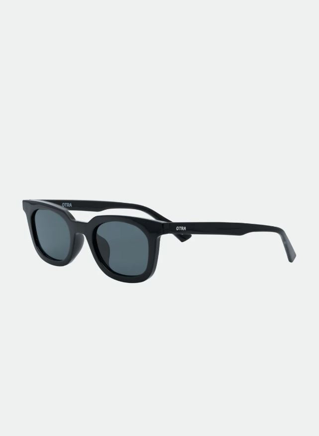 Nia, Black/Smoke | Otra