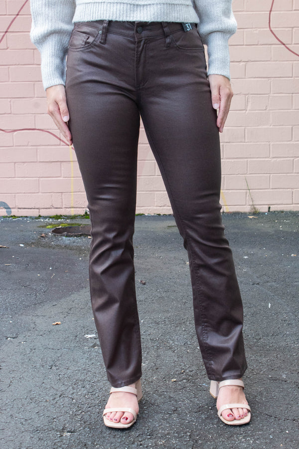 Suki Slim Boot Curvy Pant, Java | Silver Jeans Co