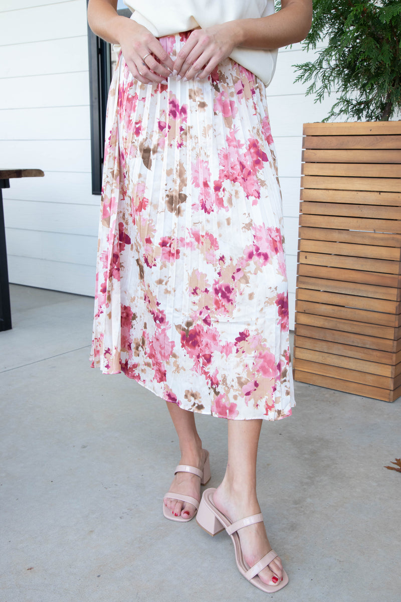Pleated Skirt Blush Midi Elegant Blush Pink Midi Dress With Square Neckline And Pleated Skirt Pleated Skirt Blush Midi Elegant Blush Pink Midi Dress With Square Neckline And Pleated Skirt