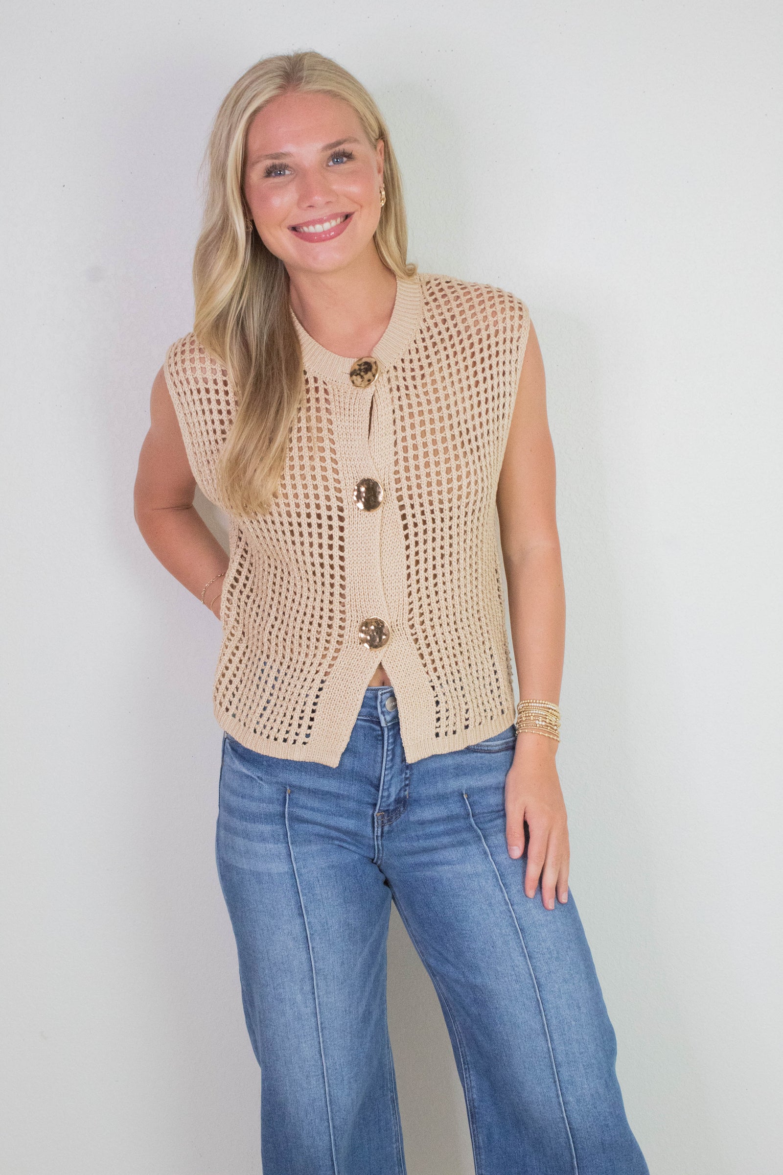 Leah Big Metal Button Sweater Vest, Oatmeal – North & Main
