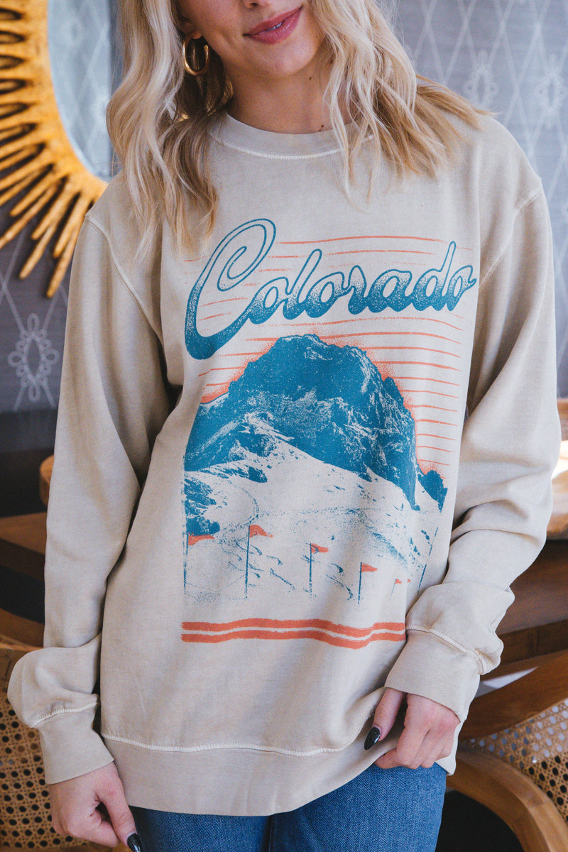 Colorado Graphic Sweatshirt, Sand | Girl Dangerous