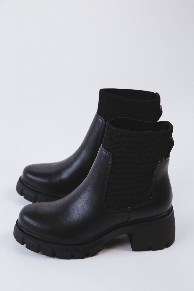 Zordy Ribbed Ankle Lug Sole Chelsea Boot, Black