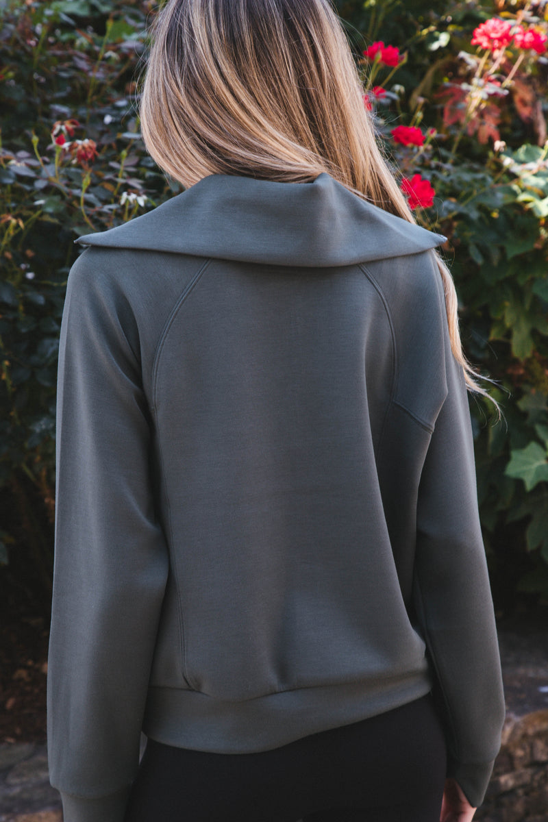 Airessentials Half Zip, Dark Palm | Spanx