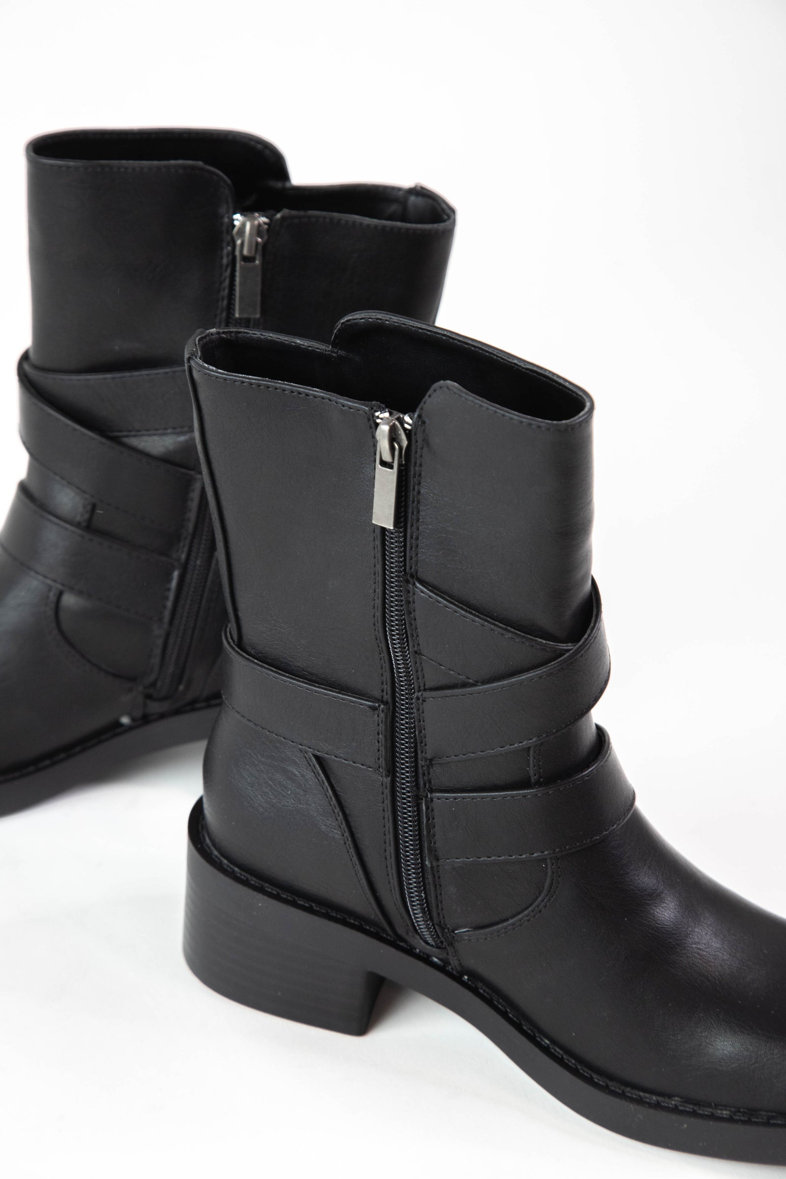 コグマlad musician Engineer boots Buckle Tacoma Buckle Strap Engineer Boot, Black – North & Main Clothing