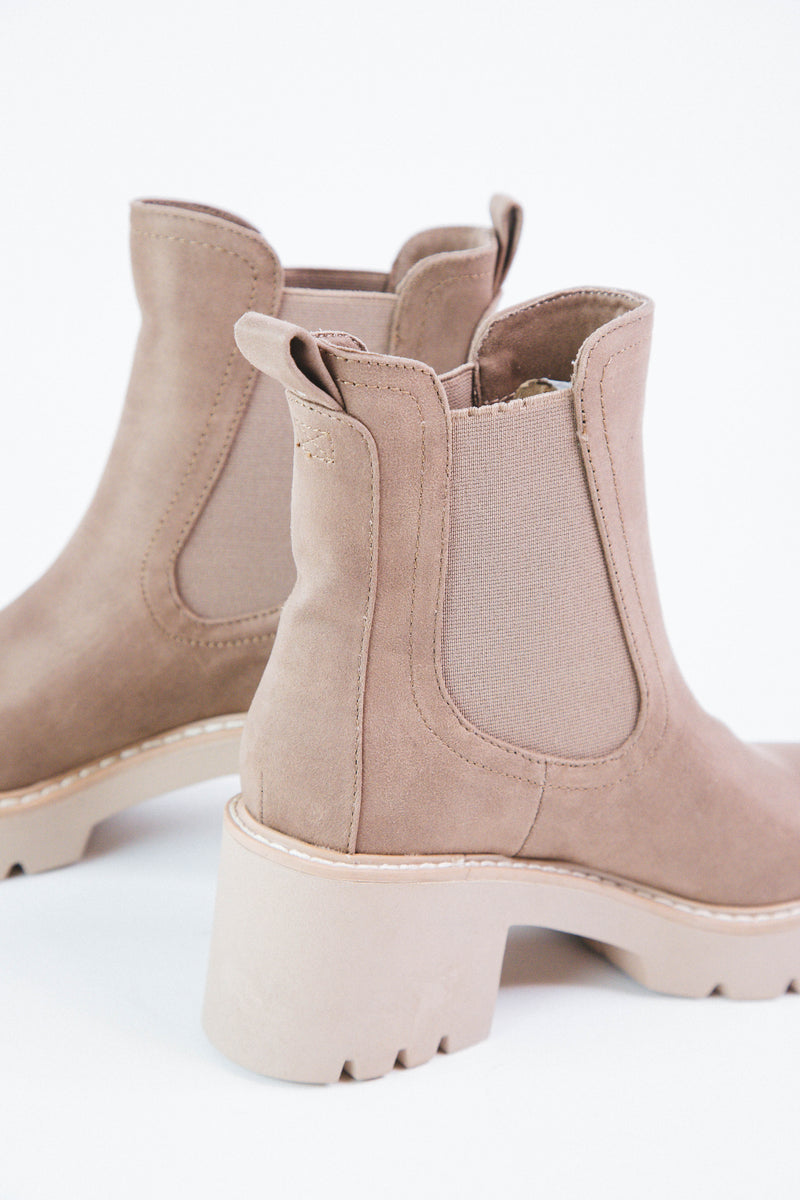 Tobias Lug Sole Chelsea Boot, Truffle| DV by Dolce Vita