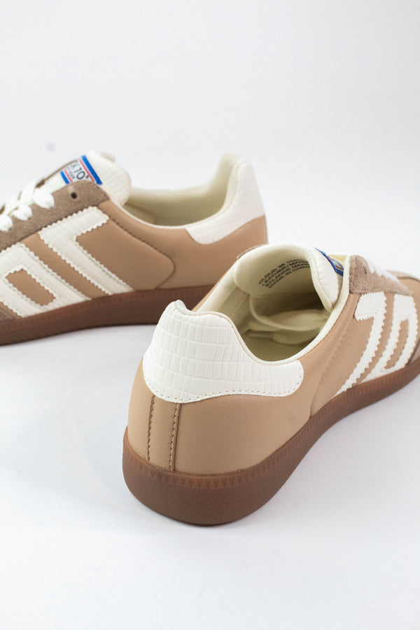 Cloud Vintage Style Sneaker, Sand Milk | Back 70