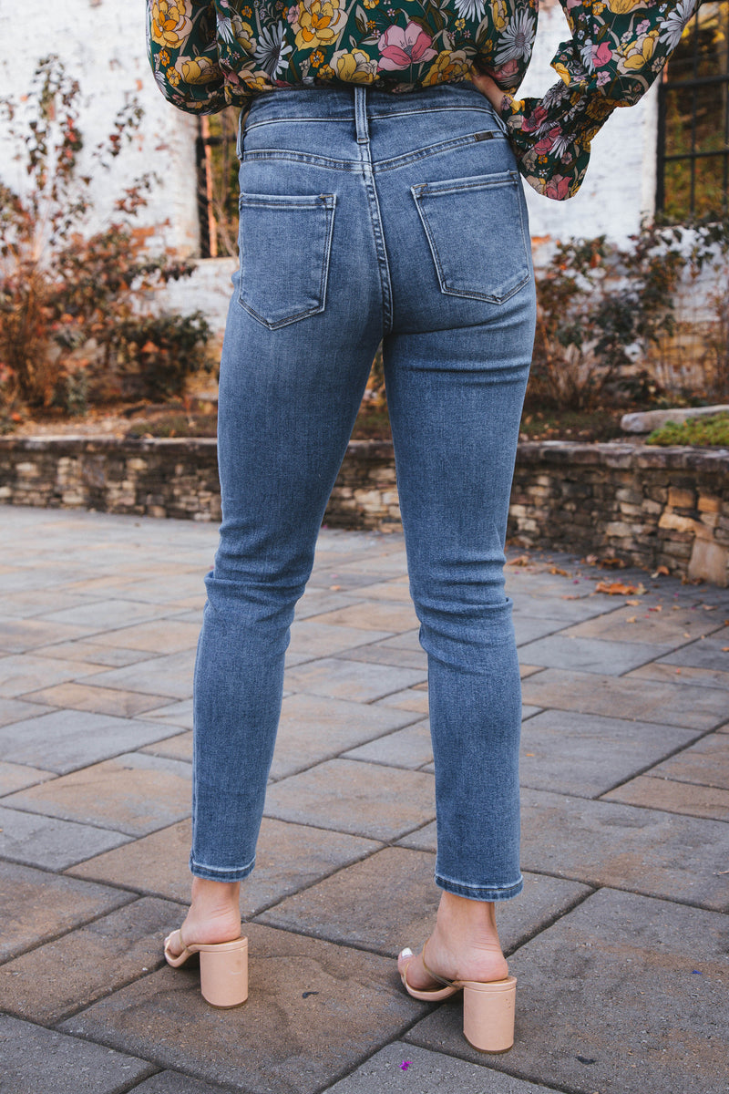 Avalon High Rise Slim Straight Jean, Medium | KanCan