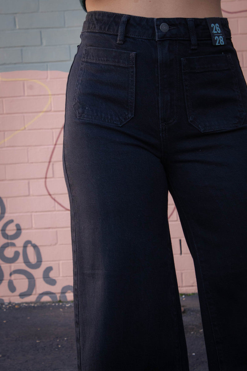 Karla Vintage Ankle Wide Leg Jeans, Ebony | Silver Jeans Co