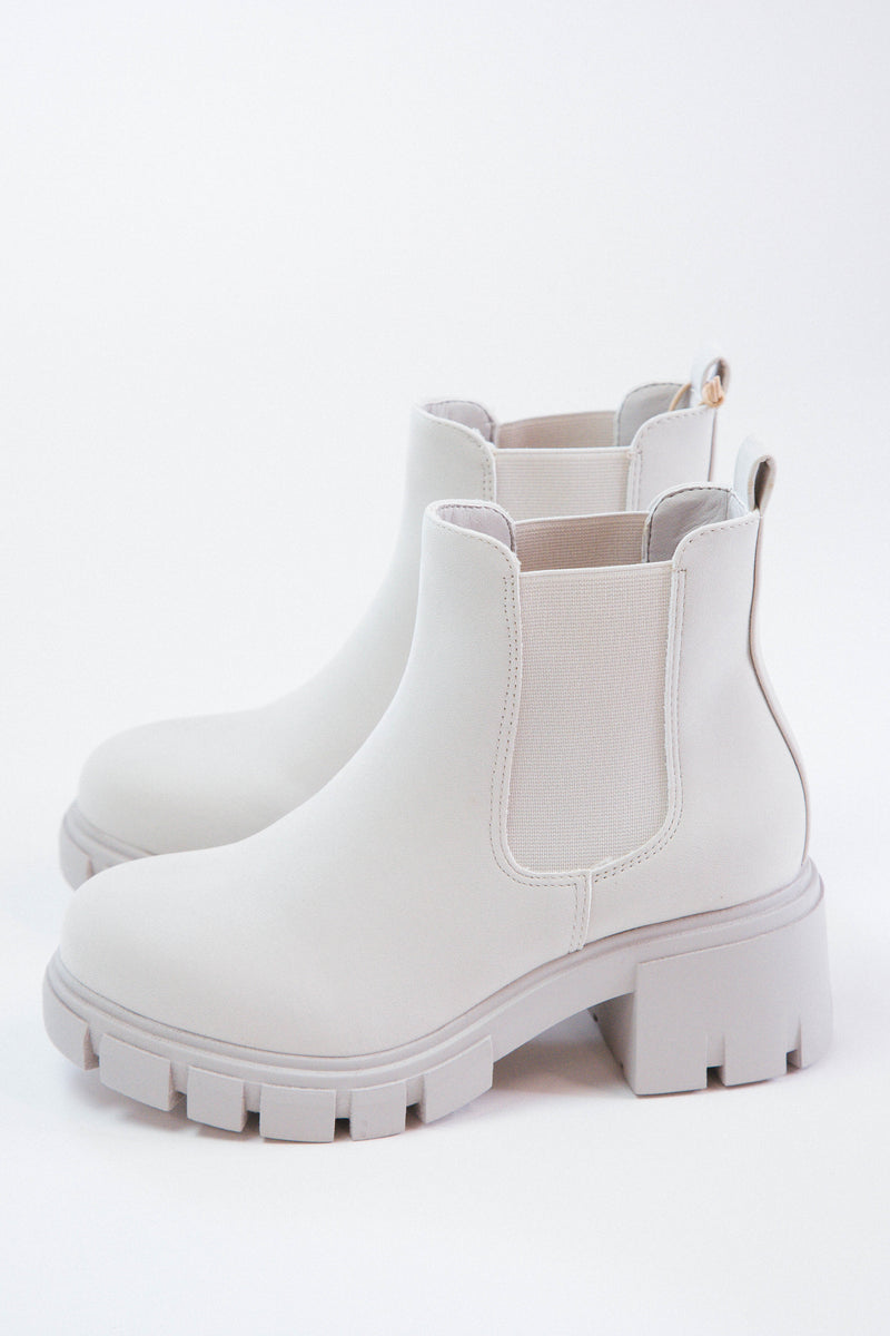 Ivy Pull on Chelsea Lug Sole Bootie, Off White