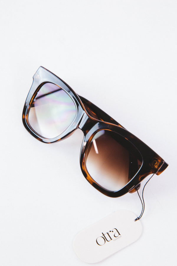 Cece Round Wayfarer Sunglasses, Tortoiseshell/Brown Fade | Otra