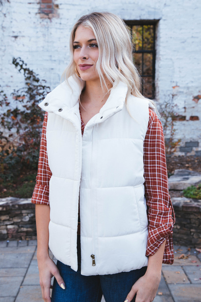 Jalyssa Zip Up Puffer Vest, Ivory