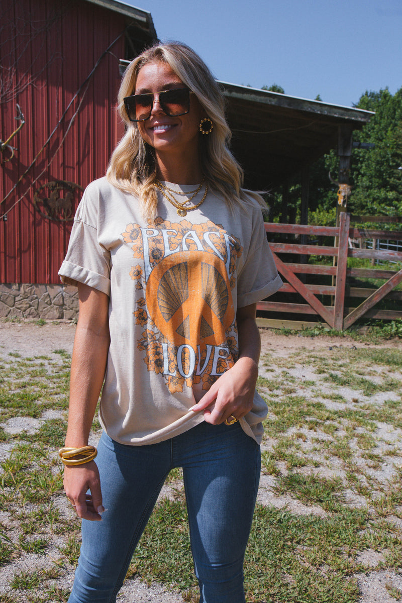 Peace Love Tee, Sand | Girl Dangerous