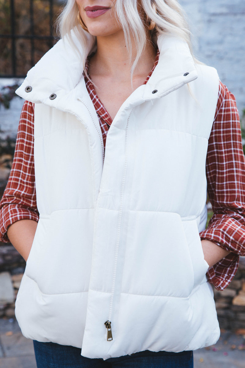 Jalyssa Zip Up Puffer Vest, Ivory