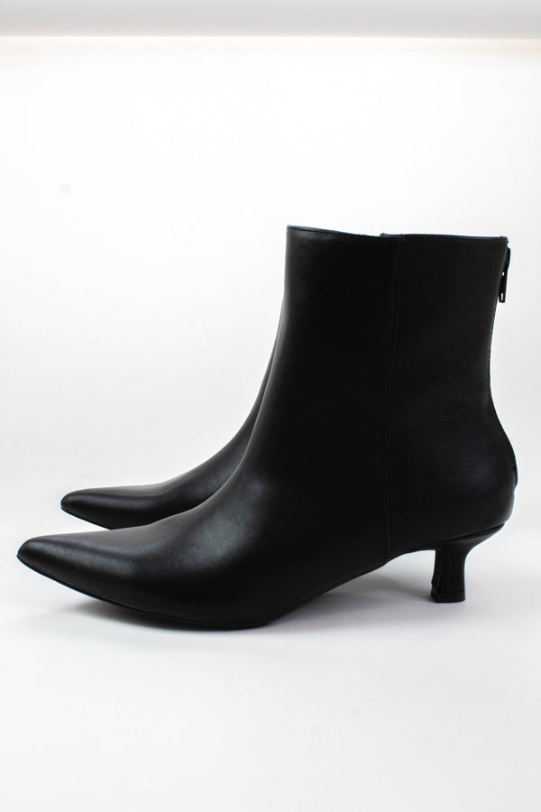 Genesis Kitten Heel Bootie, Black | Beach by Matisse
