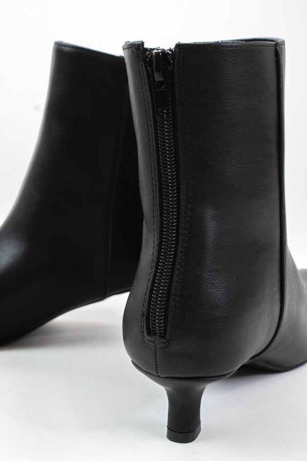 Genesis Kitten Heel Bootie, Black | Beach by Matisse